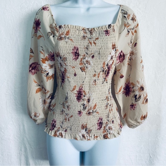 Floral Print Smocked Blouse - Picture 2 of 11